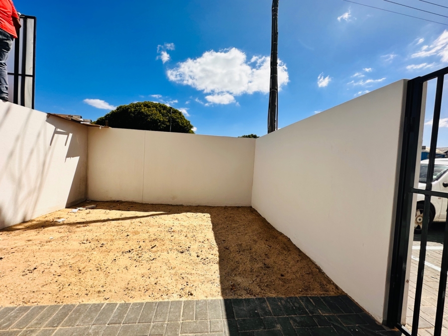 1 Bedroom Property for Sale in Table View Western Cape